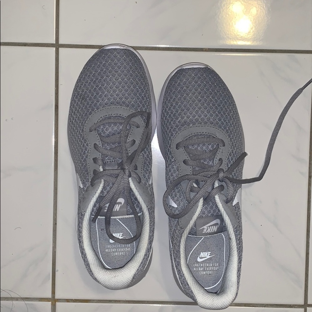 Nike Tanjun Shoe